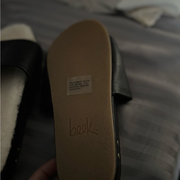 Beek Women's Black Leather Slippers with Cream Lining - Picture 4 of 5